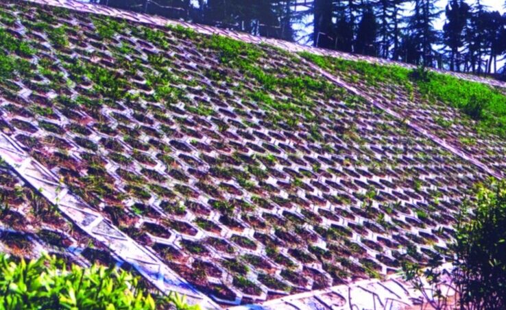 空心植草護坡磚模具針對護坡項目施工建議及規范
